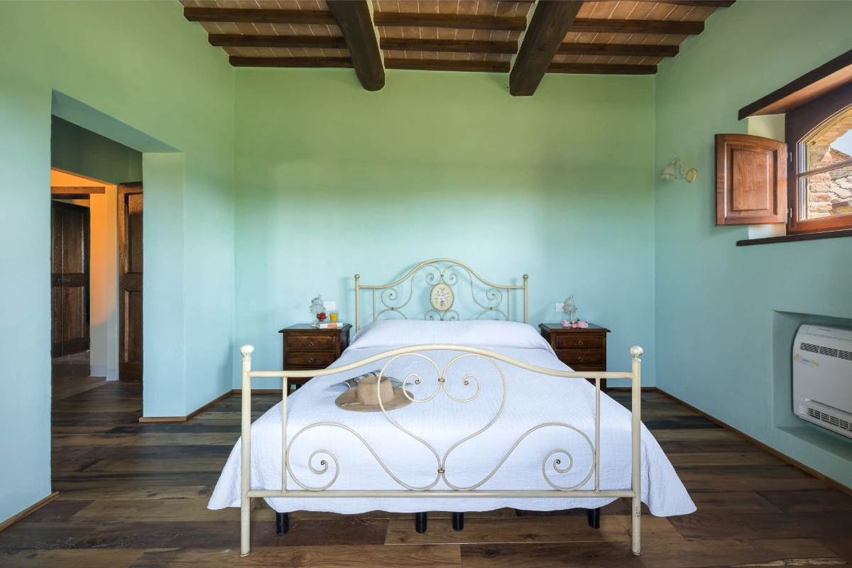 Alunno Immobiliare Real Estate Agency in Cortona for Tuscany and Umbria casale farneta