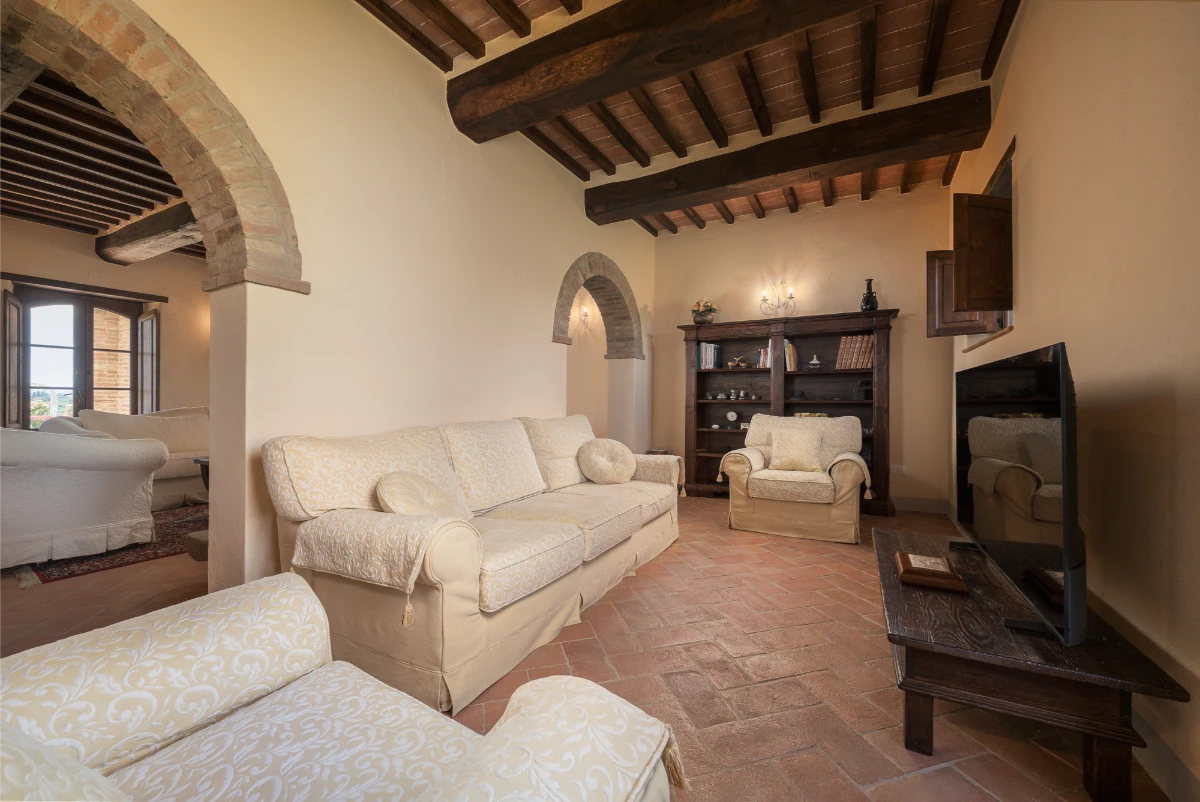 Alunno Immobiliare Real Estate Agency in Cortona for Tuscany and Umbria casale farneta