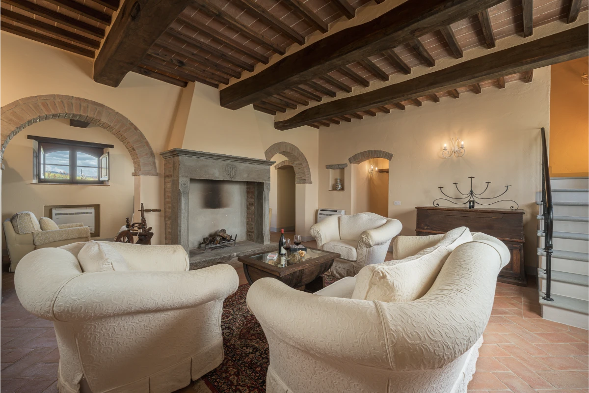Alunno Immobiliare Real Estate Agency in Cortona for Tuscany and Umbria casale farneta