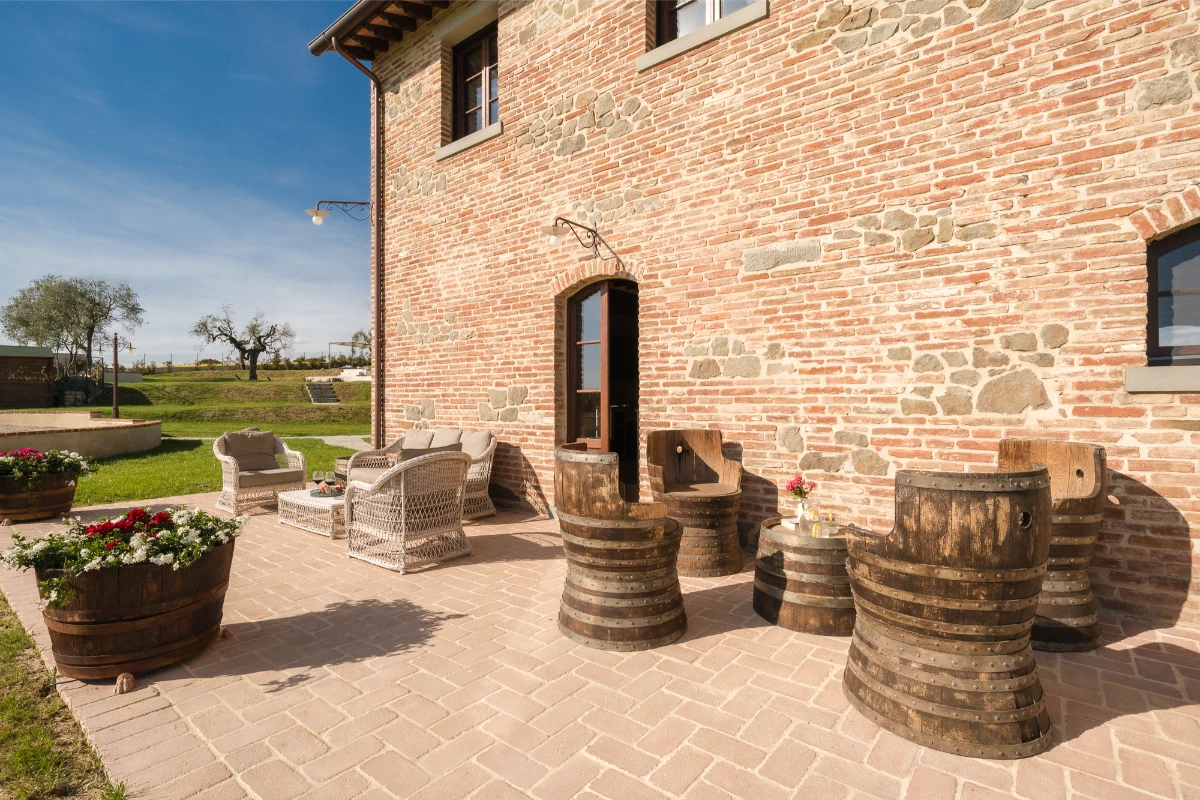 Alunno Immobiliare Real Estate Agency in Cortona for Tuscany and Umbria casale farneta