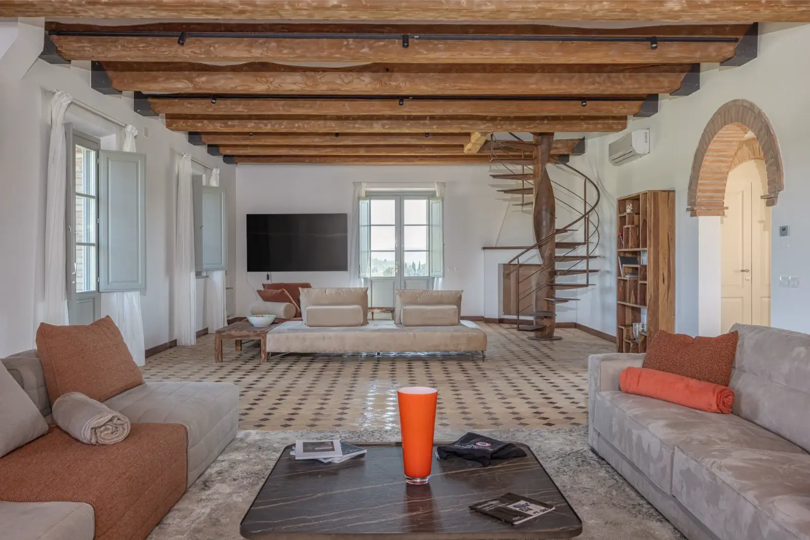 Alunno Immobiliare Real Estate Agency in Cortona for Tuscany and Umbria casale panicale jennifer