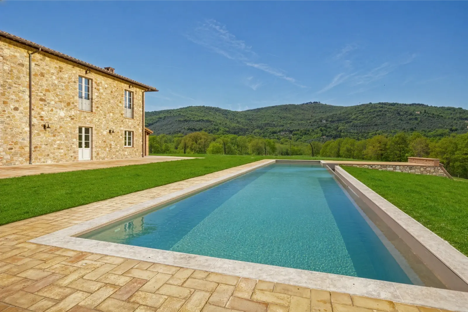 Alunno Immobiliare Real Estate Agency in Cortona for Tuscany and Umbria casale panicale jennifer