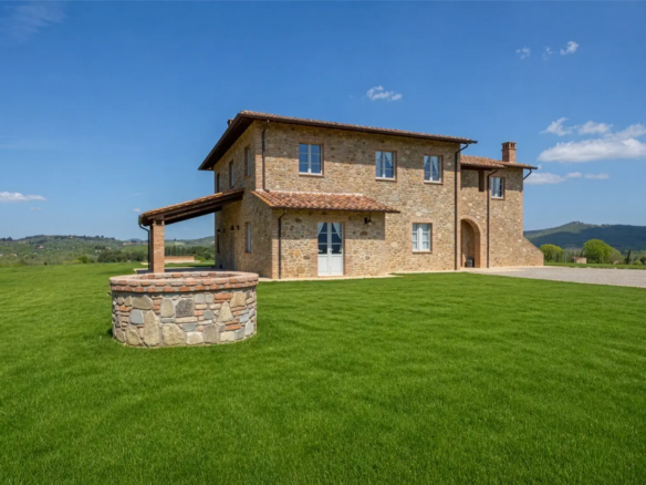 Alunno Immobiliare Real Estate Agency in Cortona for Tuscany and Umbria casale panicale jennifer