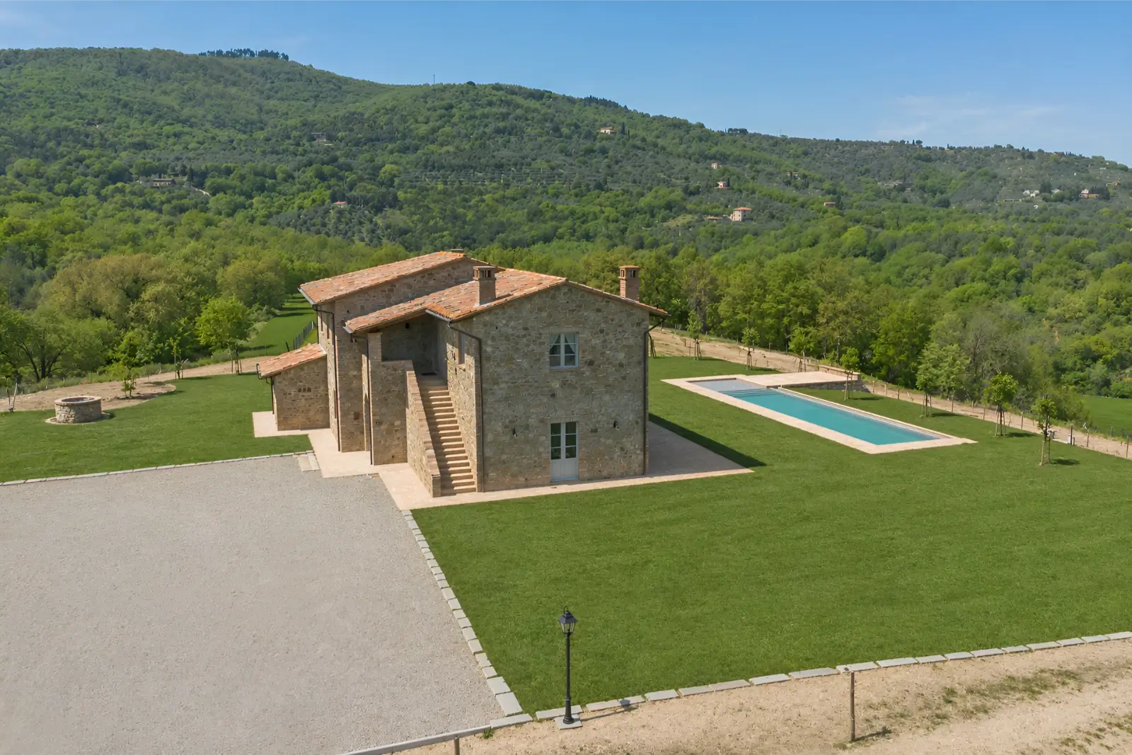 Alunno Immobiliare Real Estate Agency in Cortona for Tuscany and Umbria casale panicale jennifer