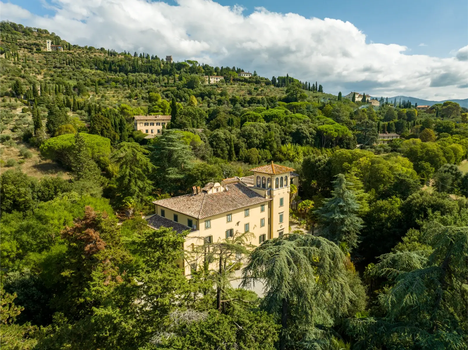 Alunno Immobiliare Real Estate Agency in Cortona for Tuscany and Umbria villa arcaini cortona