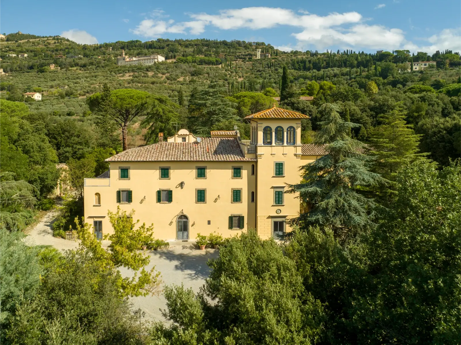 Alunno Immobiliare Real Estate Agency in Cortona for Tuscany and Umbria villa arcaini cortona