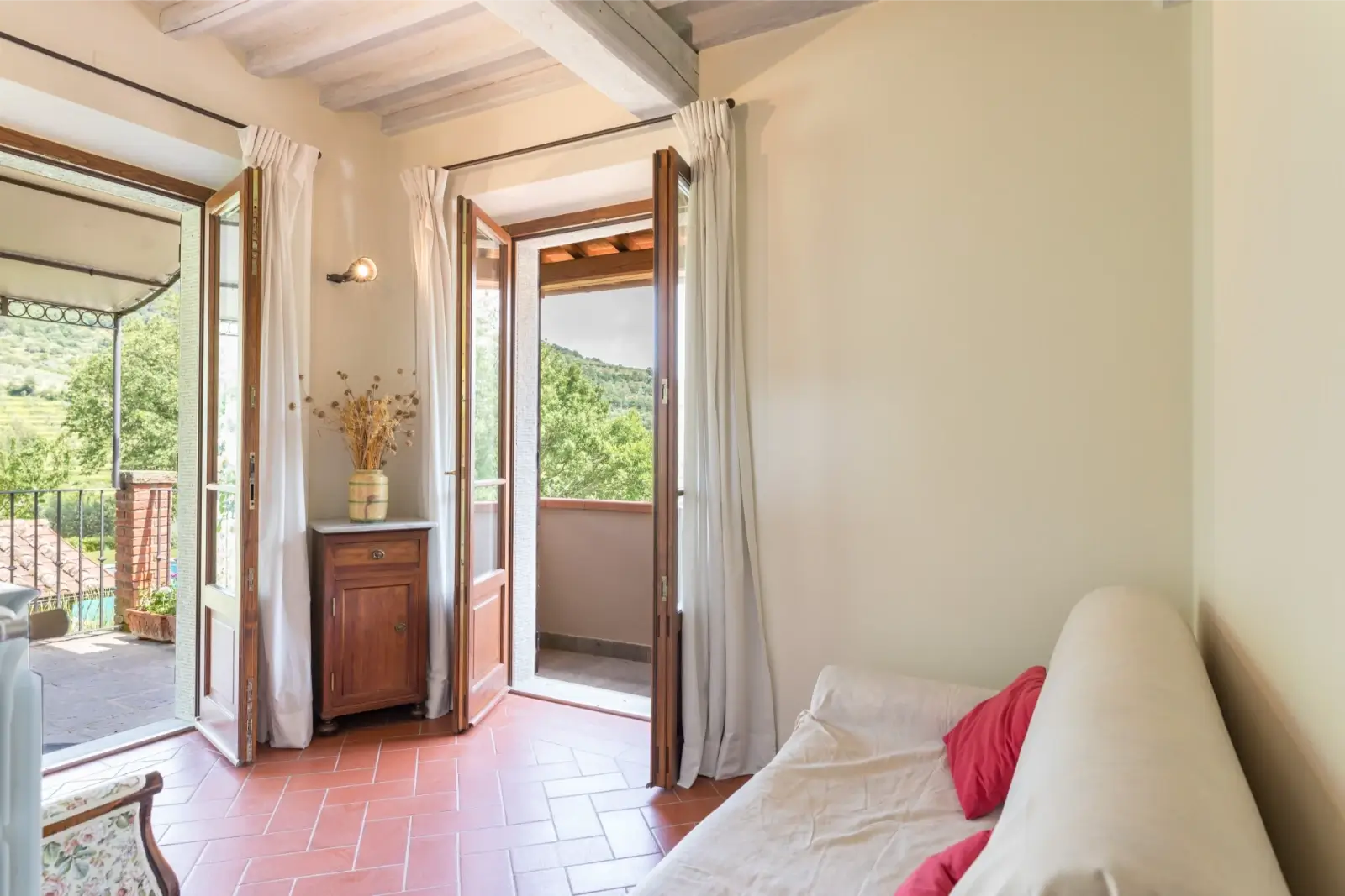 Alunno Immobiliare Real Estate Agency in Cortona for Tuscany and Umbria villa il poggio cortona