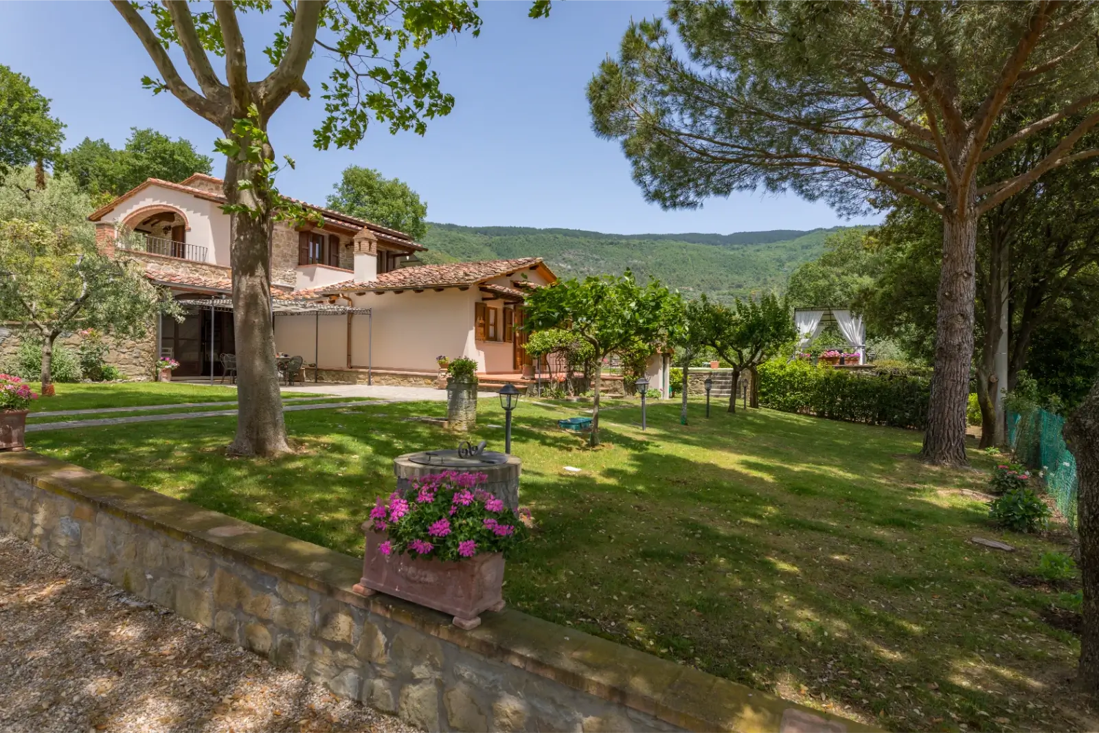 Alunno Immobiliare Real Estate Agency in Cortona for Tuscany and Umbria villa il poggio cortona 2