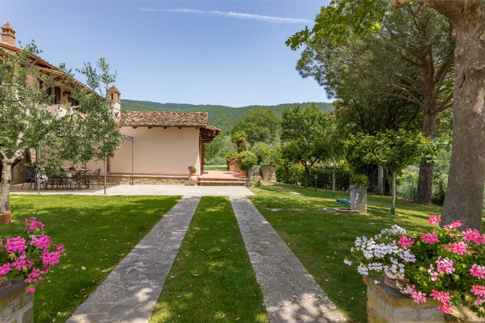 Alunno Immobiliare Real Estate Agency in Cortona for Tuscany and Umbria villa il poggio cortona