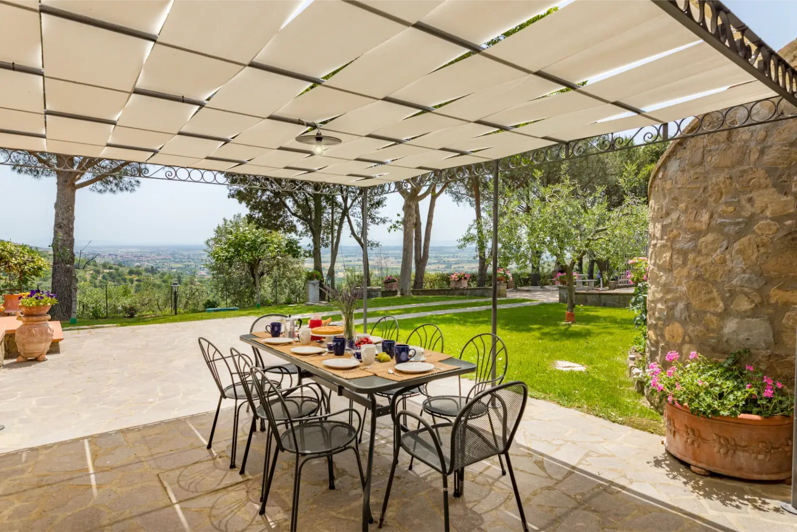 Alunno Immobiliare Real Estate Agency in Cortona for Tuscany and Umbria villa il poggio cortona