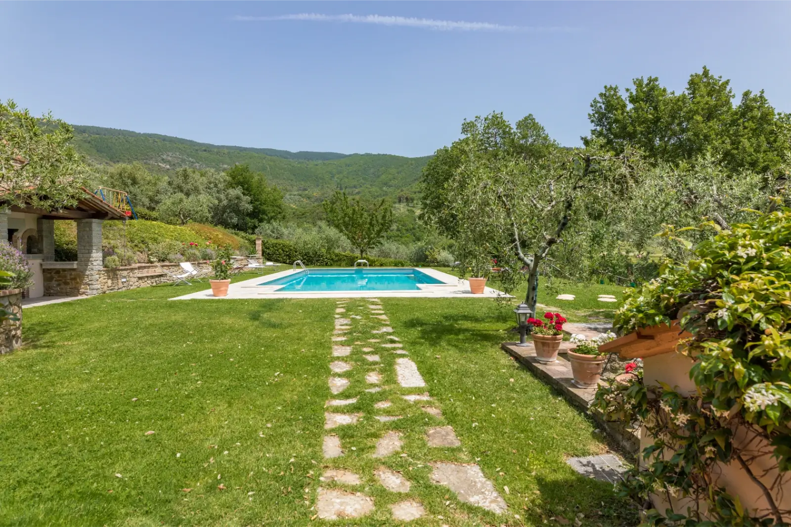 Alunno Immobiliare Real Estate Agency in Cortona for Tuscany and Umbria villa il poggio cortona
