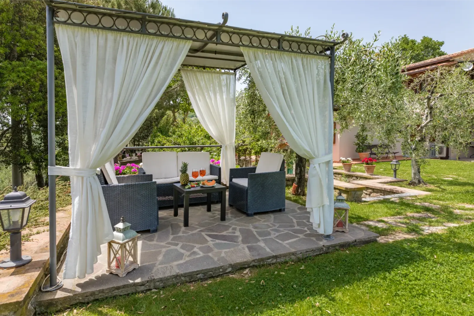 Alunno Immobiliare Real Estate Agency in Cortona for Tuscany and Umbria villa il poggio cortona